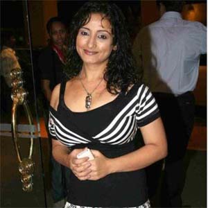 Divya Does A Meena Kumari In Kaushik’s 'Chehre'